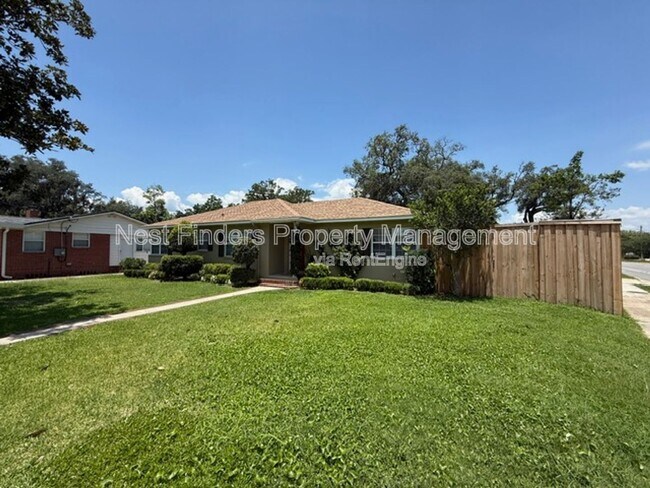 Building Photo - 1455 Riverbirch Ln