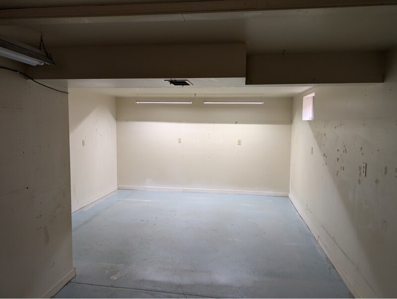 Building Photo - 13225 Grove Way