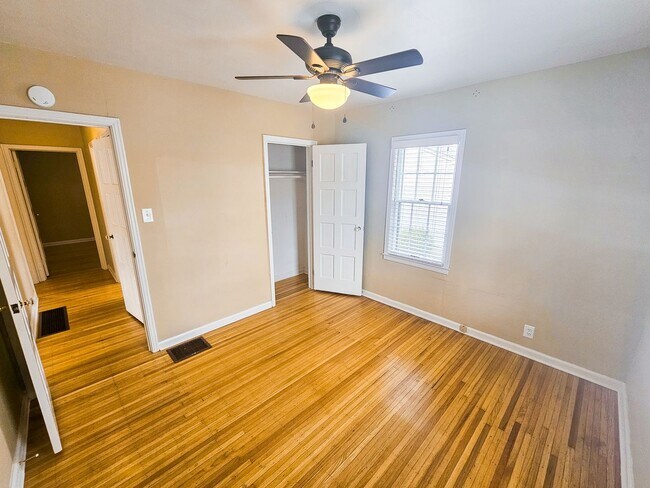 Building Photo - 5352 Crittenden Ave