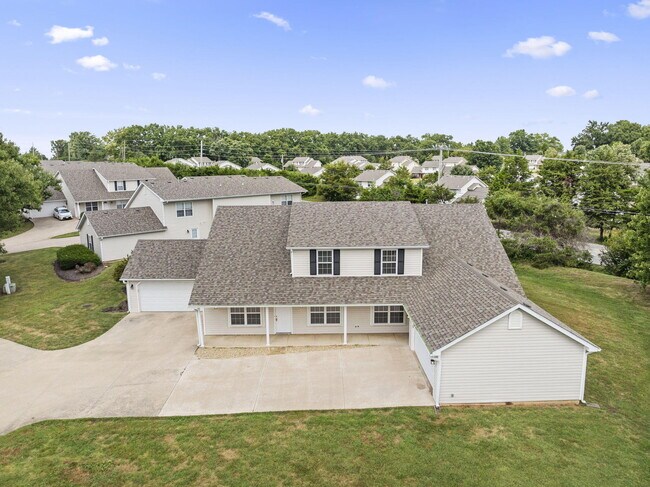 Building Photo - 1725 Louise Cir