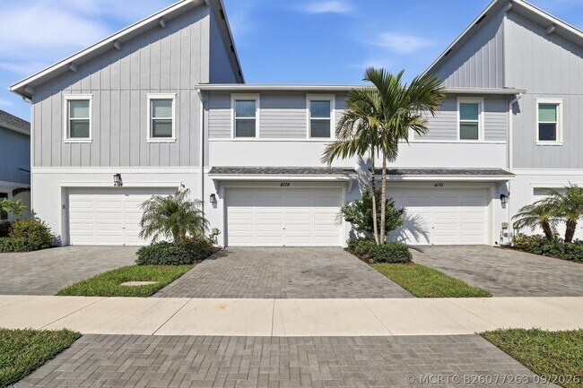 Building Photo - 4178 Longwood Lake Sq