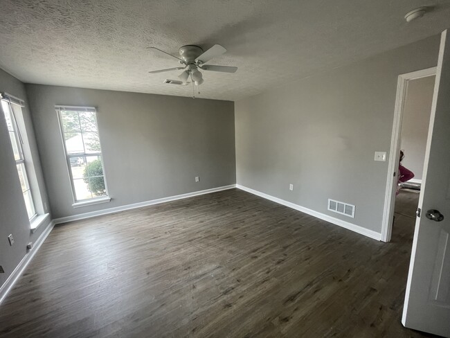 Master Bedroom - 2580 Fairlane Dr