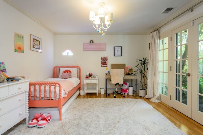 Building Photo - Charm of a Carmel Cottage in Menlo Park Al...