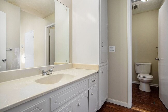 Building Photo - 4 bdrm, 2.5 bath in Stonecrest