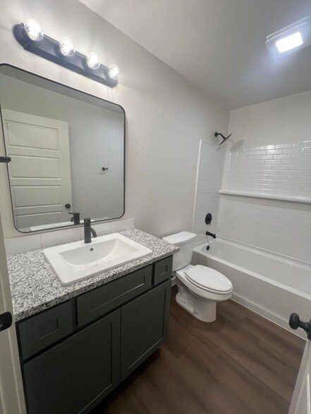 Building Photo - 3111 140th St