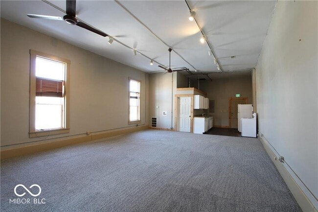 Building Photo - 101 S Main St