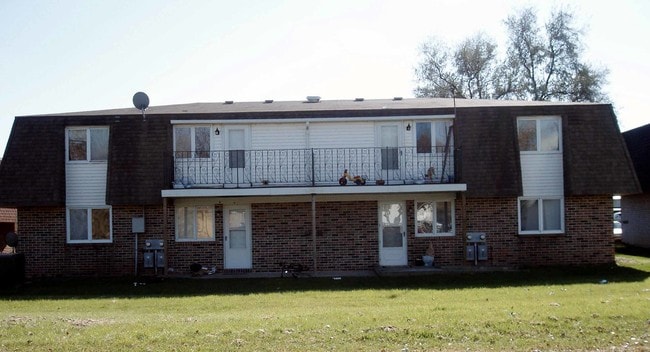 724 Schoen St - 724-732 Schoen St