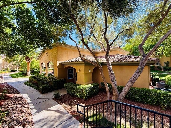 Building Photo - 8716 Red Brook Dr