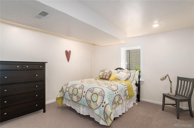 Building Photo - Wonderful 4-bedroom home in Greenwood South