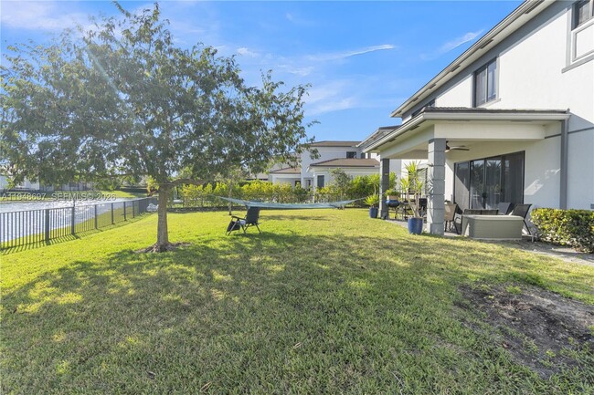 Building Photo - 10890 Shore St