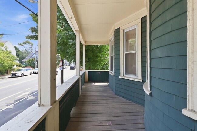 Building Photo - 311 N Harvard St