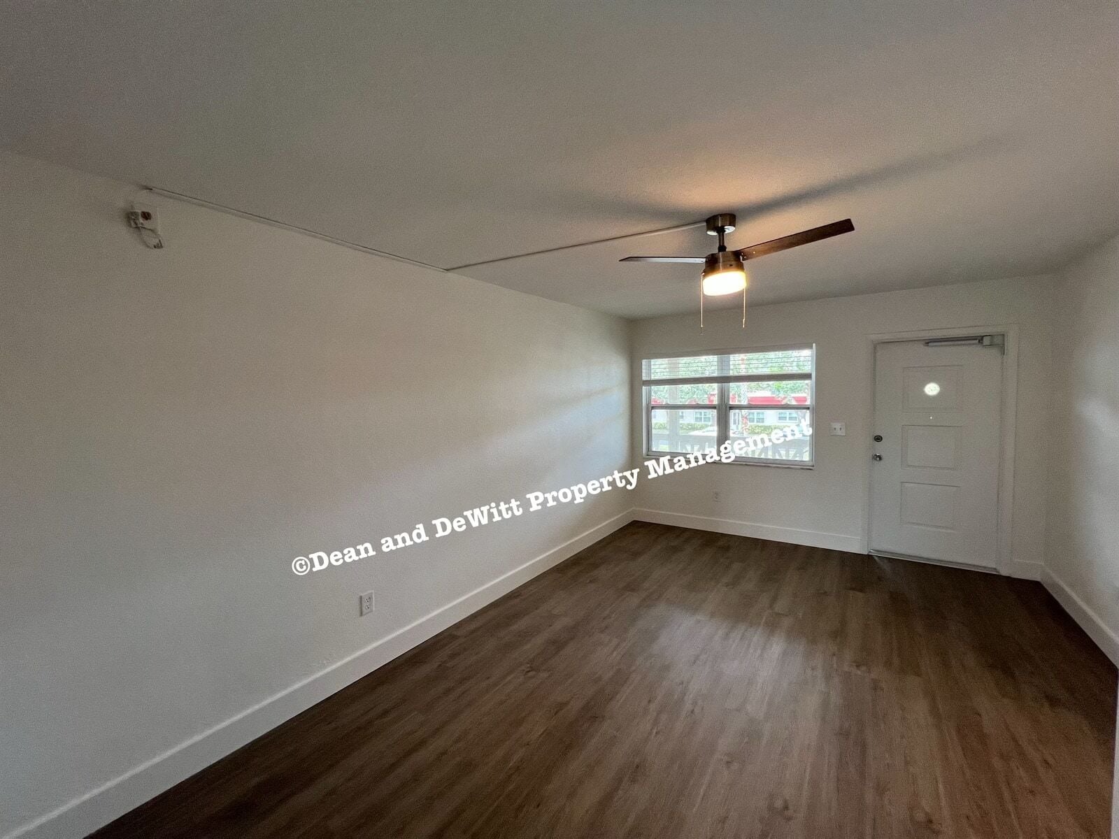 Building Photo - 2 Bed/1 Bath - Unit 6