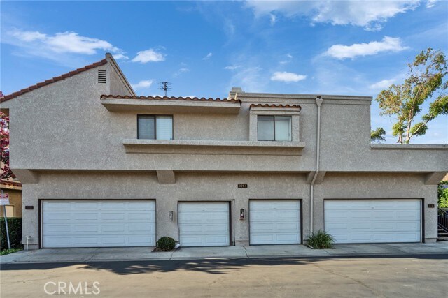 Building Photo - 9764 Huntington Dr