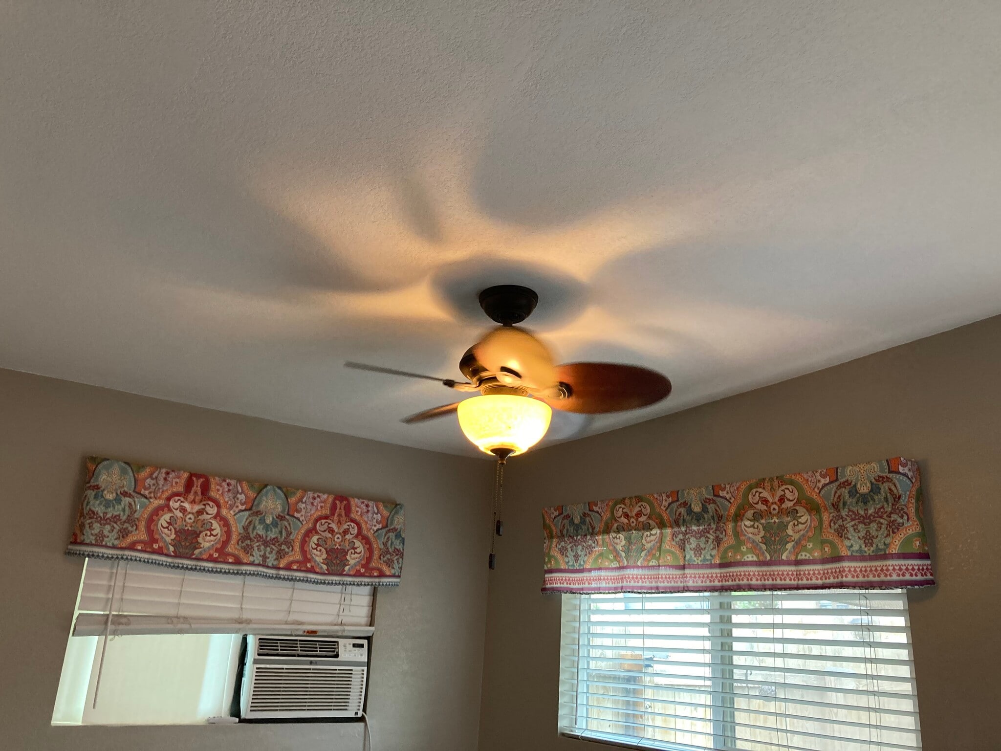 Building Photo - 5021 N Pinon Dr