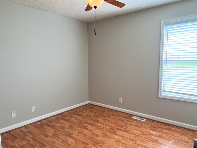 Building Photo - Canova Ct