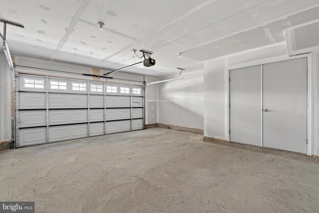 Building Photo - 5225 Manor Park Dr