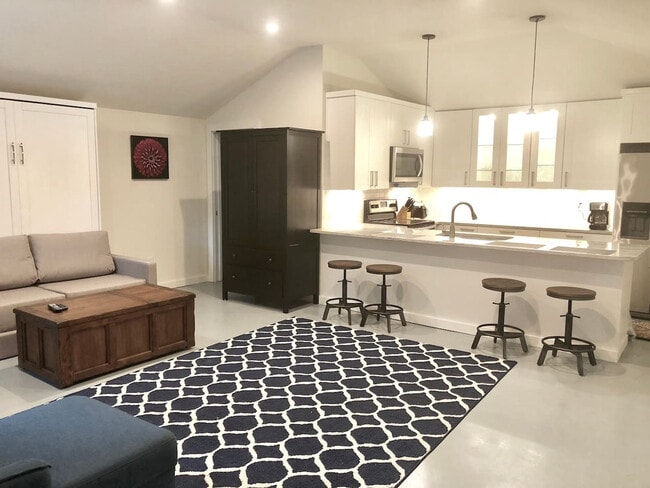 Building Photo - 1929 NW 7th Ln