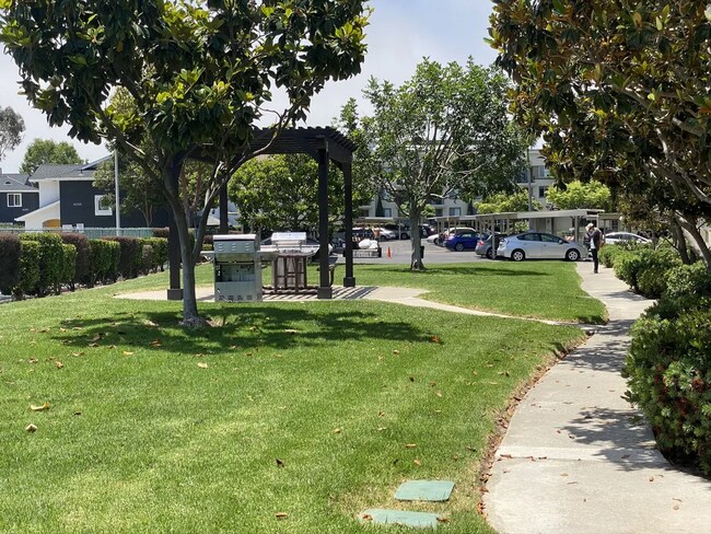 Building Photo - 4085-4089-4089 Nobel Dr