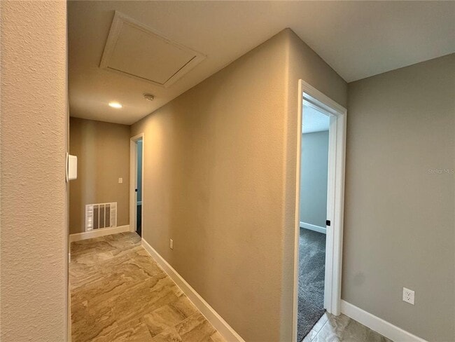Building Photo - 102 Lynbrook Dr