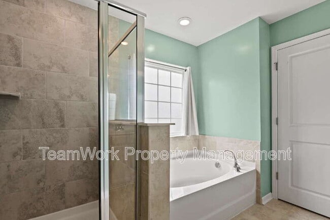 Building Photo - 126 Daniels Creek Cir