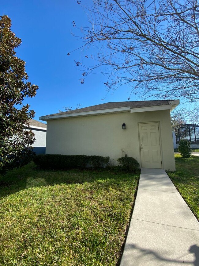 Building Photo - Spacious 4-Bedroom Home in Prime Winter Ga...