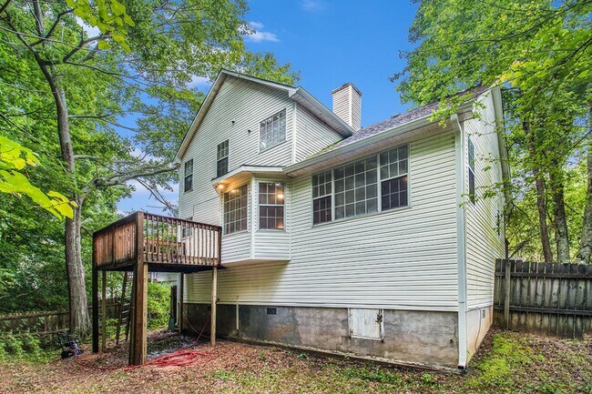 Building Photo - 3 Bedroom 2.5 Bath Home