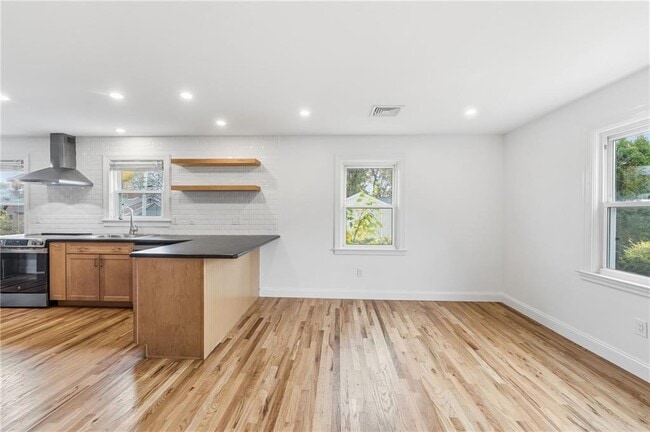 Building Photo - 259 High Service Ave