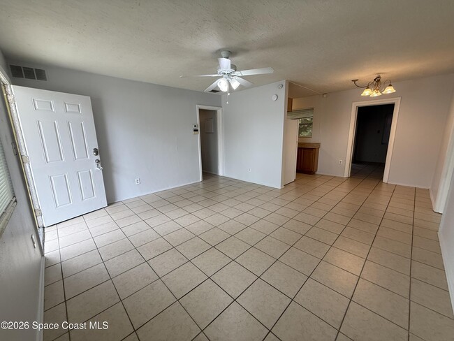 Building Photo - 1218 Willow Ln