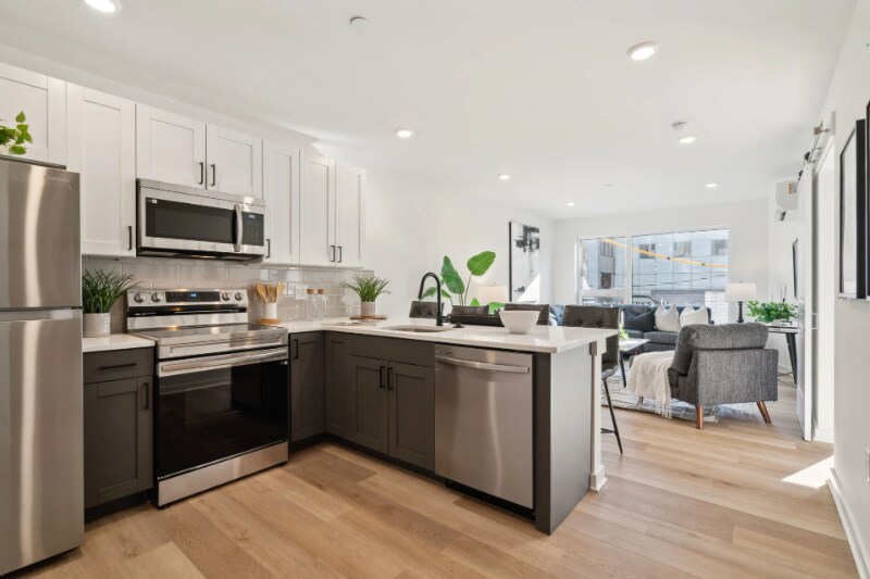 Building Photo - 1901 Hope St