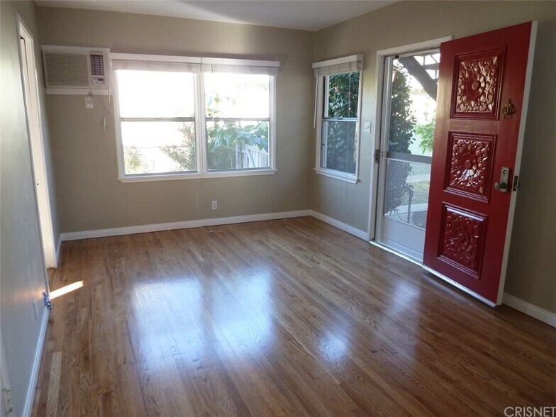 Building Photo - 1211 N Kenwood St