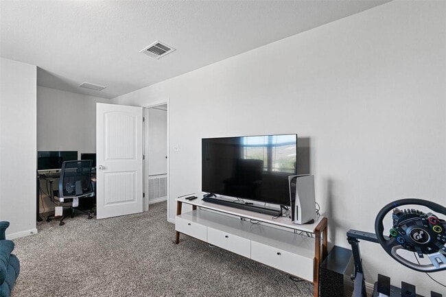 Building Photo - 137 Red Sun Dr