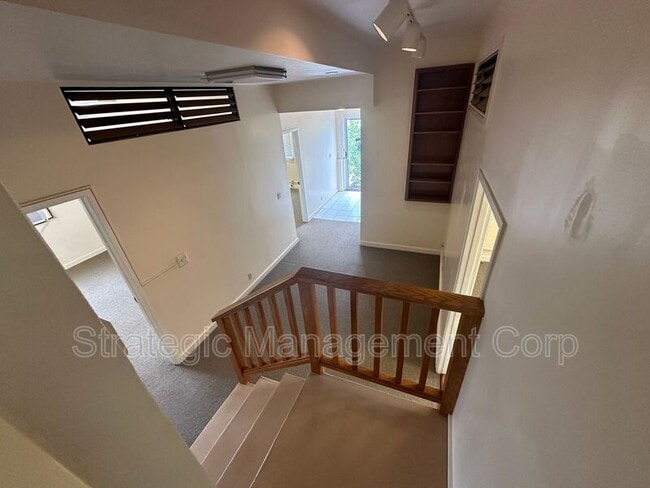 Building Photo - 3717 Manini Way