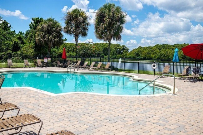 Building Photo - 5057 Coveview Dr