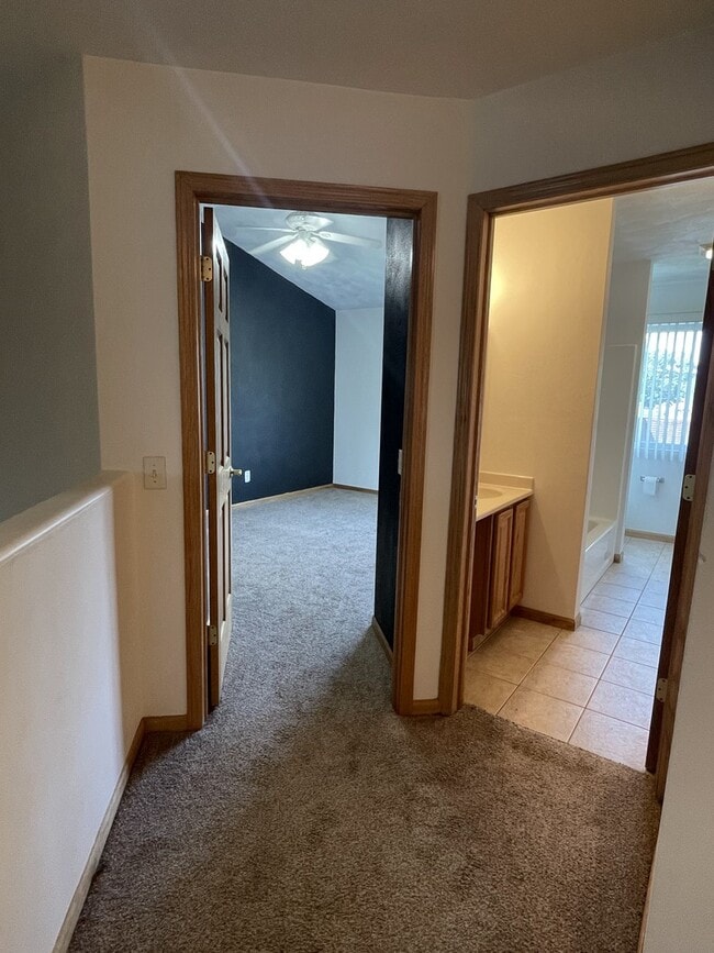 Building Photo - 6032 Park Ridge Rd