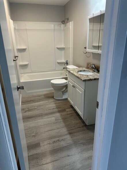 Building Photo - 1026 Chestnut St