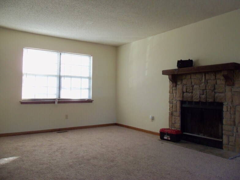 Building Photo - 1726 W Prairie St