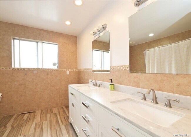 Building Photo - 129 Hicks Ln