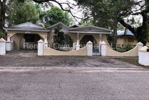 Primary Photo - 3620 E Grove St