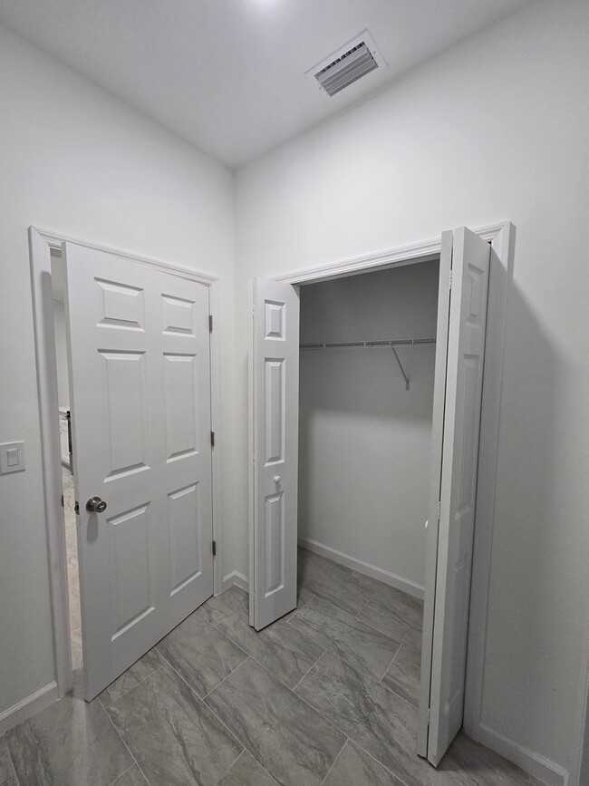 Building Photo - BRAND NEW 4/2/2-SOUTH LEHIGH ACRES