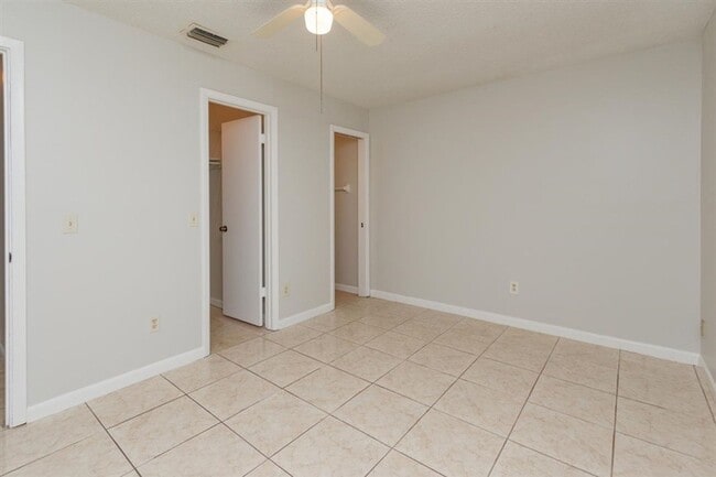Building Photo - 1/2 Duplex, Historic Longwood area