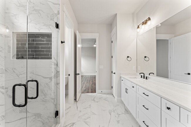 Building Photo - 1526 Jones Ave