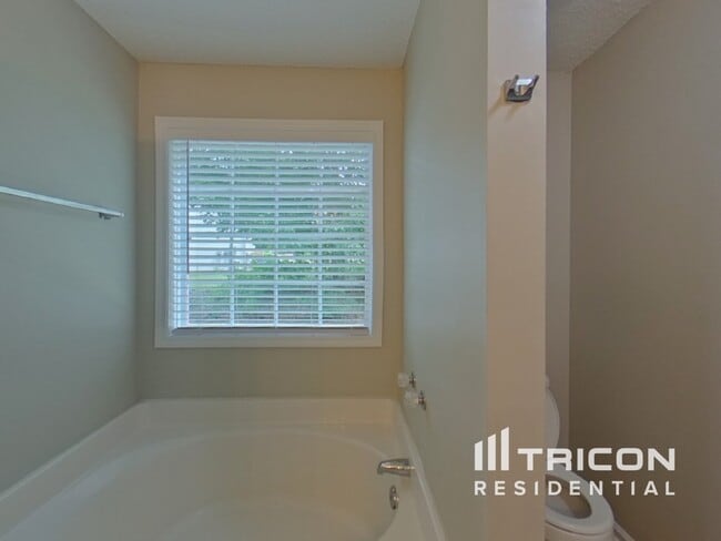 Building Photo - 152 Mayweather Dr