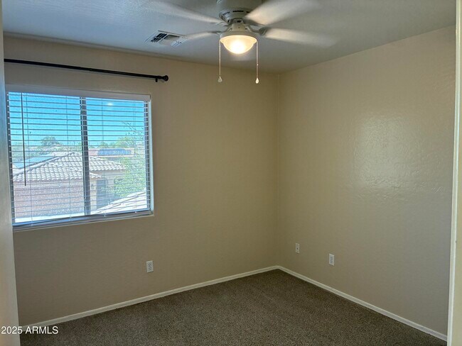 Building Photo - 7207 S Sunrise Way