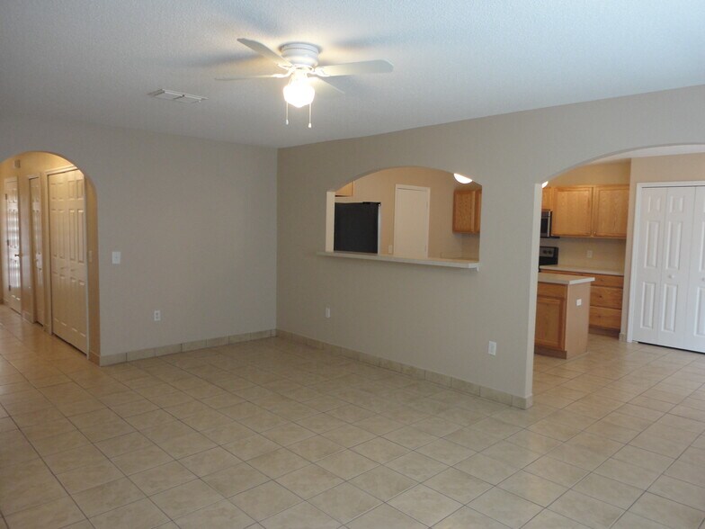 Building Photo - 1019 Brenton Leaf Dr