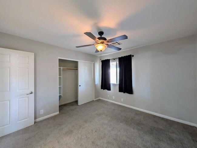 Building Photo - 15746 W Elm St