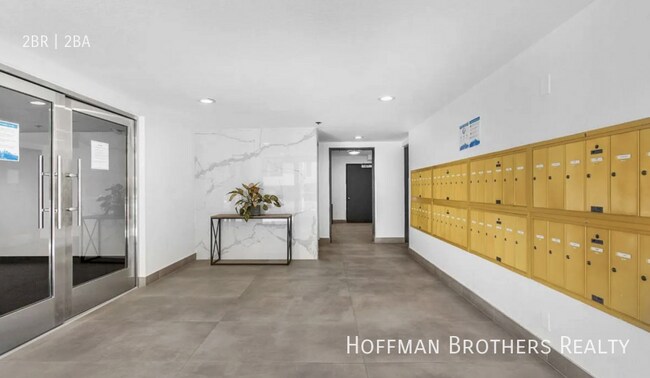 Building Photo - 1320 N Sierra Bonita Ave