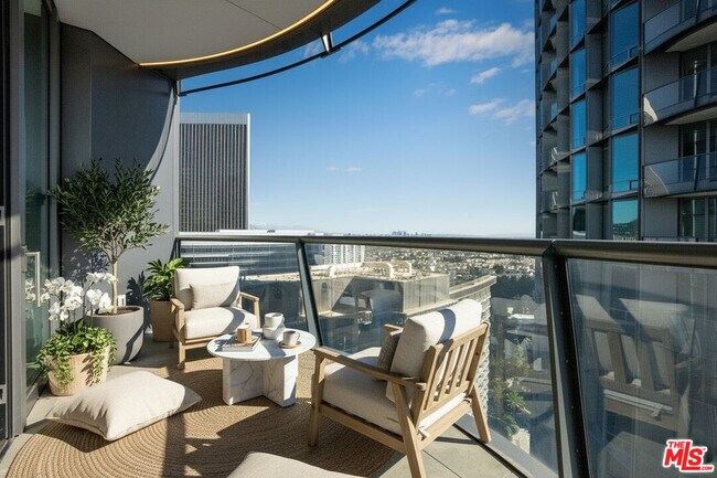 Building Photo - 211 Elm Ct