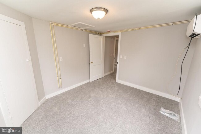 Building Photo - 113 Davis Ln