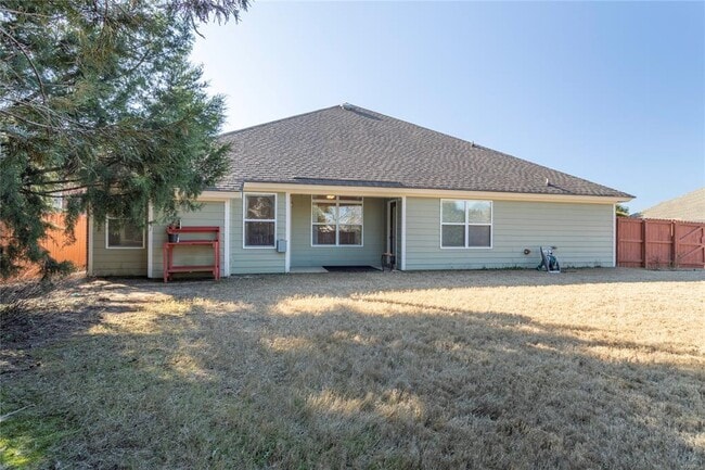 Building Photo - 612 Stoneybrooke Way