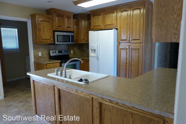 Building Photo - 3 br, 2 bath House - 2104 Reese